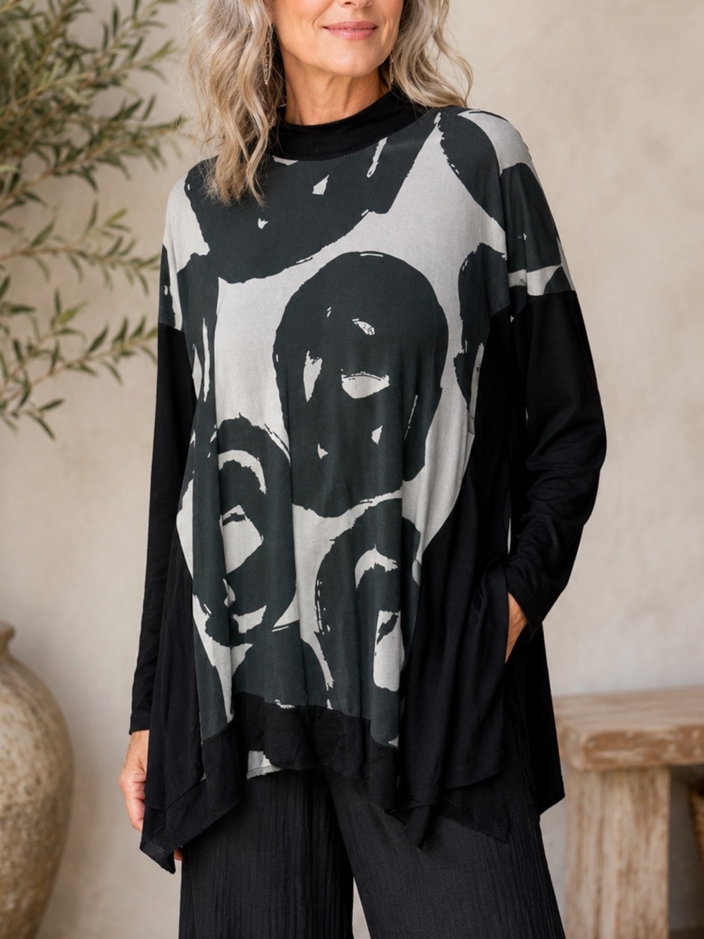 Alembika Abstract Art Print Lagenlook Mock Neck Top Women’s Sz Small Art to Wear